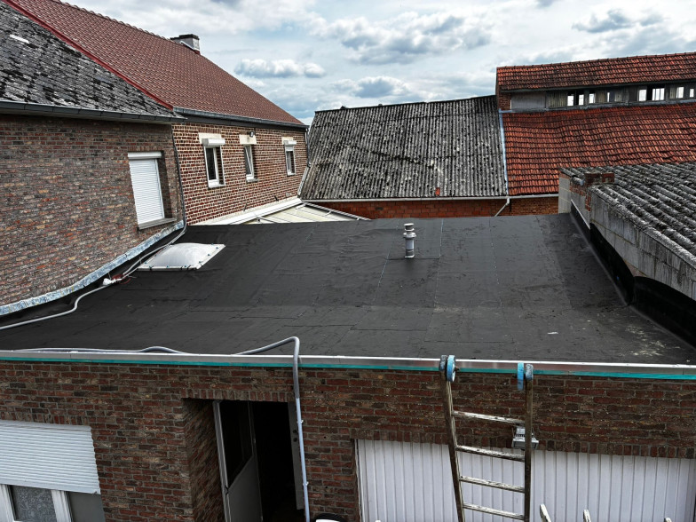 Moderne platte daken plaatsen Aarschot (Langdorp), Vlaams-Brabant
